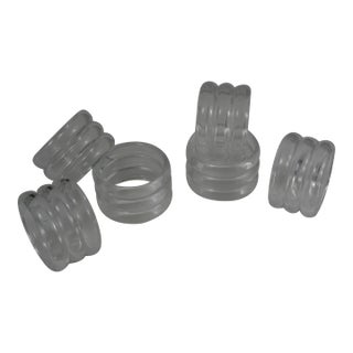 Mid Century Modern Clear Round Ribbed Lucite Napkin Rings- Set of 6 For Sale