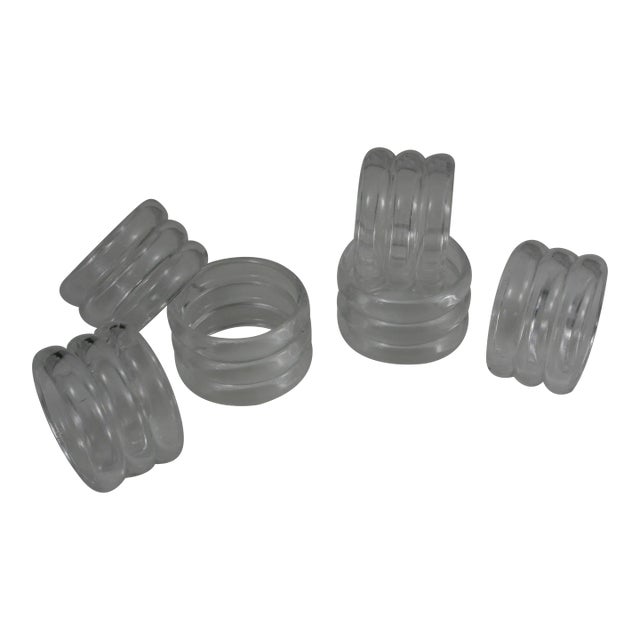 Mid Century Modern Clear Round Ribbed Lucite Napkin Rings- Set of 6 For Sale