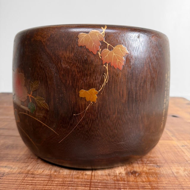 1950s Japanese Hibachi with Peony Lacquer Decoration, 1958 For Sale - Image 5 of 13