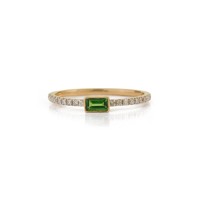 Minimalist Baguette-Cut Tsavorite & Diamond Pave Band Ring in 14k Yellow Gold Size 5.5 For Sale - Image 4 of 15