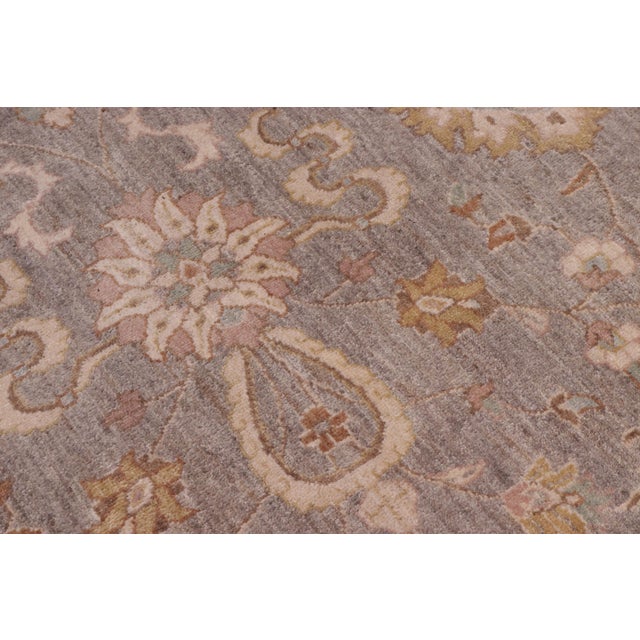 1990s Boho Chic Ziegler Gray/Ivory Wool Round Rug- 9'10'' X 10'1'' For Sale - Image 5 of 10