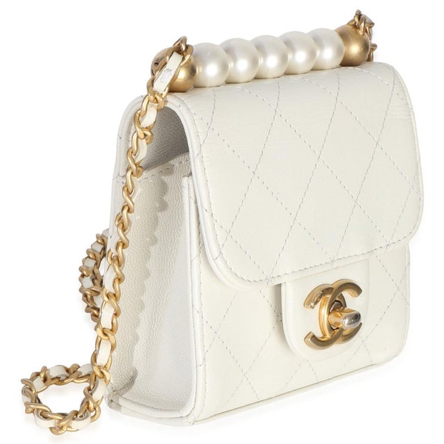Traditional White Lambskin Quilted Chic Pearls Clutch On Chain For Sale - Image 3 of 9
