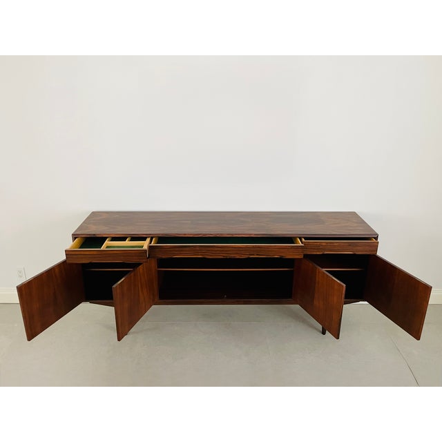 1960s Danish Modern Rosewood Credenza Sideboard 1960s For Sale - Image 5 of 8