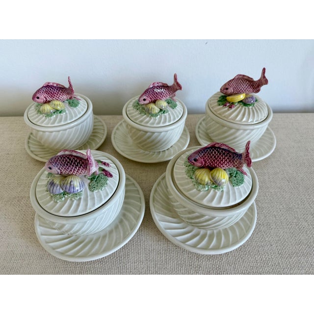 Fitz & Floyd Soup Bowl and Saucer Set With Lid Fishes - Set of 5 For Sale In Miami - Image 6 of 7