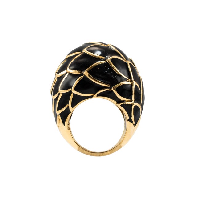Late 20th Century Vintage David Webb Leaf Motif 18k Yellow Gold Black Enamel Dome Cocktail Ring, Size 5.5 For Sale - Image 5 of 9
