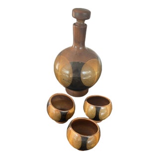 1960s Mid Century Modern Robert Maxwell Sake Set of Bulbous Ceramic Decanter & 3 Cups For Sale