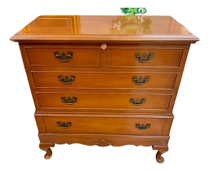 Vintage 1950 Lane Furniture Queen Anne-Style Lowboy Cedar Chest