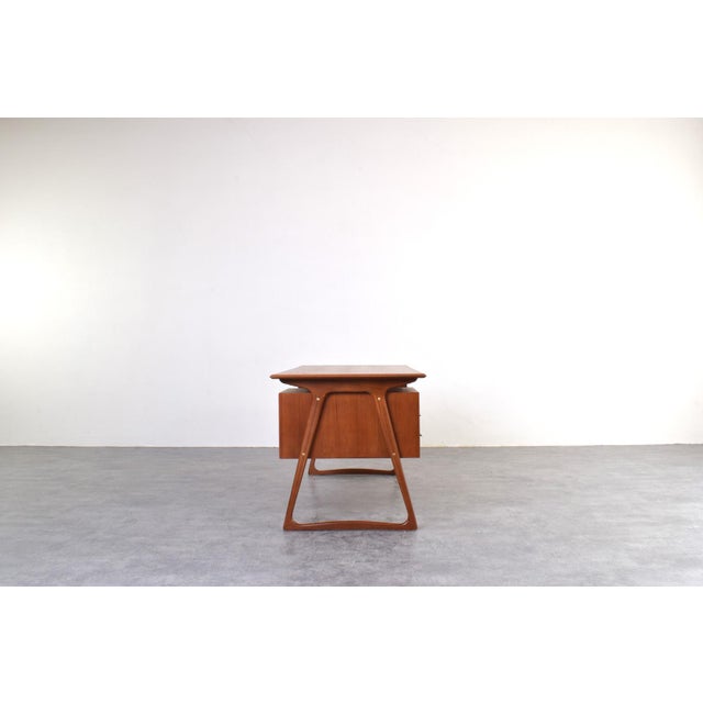 Mid-Century Danish Teak Executive Desk by Svend Åge Madsen for H.P. Hansen, 1960s For Sale - Image 9 of 18