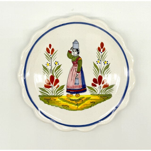 French Pair of Small Scalloped Henriot Quimper Faience Dishes For Sale - Image 3 of 5