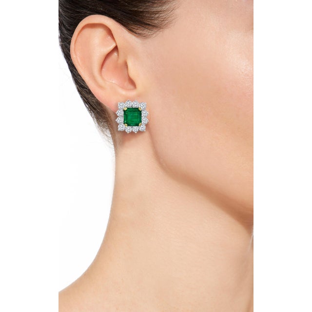 AGL Certified Insignificant Traditional 5 ct Colombian Emerald Diamond Earrings For Sale - Image 18 of 18
