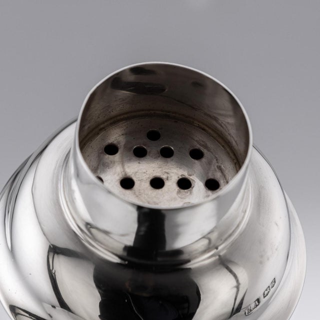 20th Century English Silver Cocktail Shaker from Atkin Brothers, 1924 For Sale - Image 6 of 12