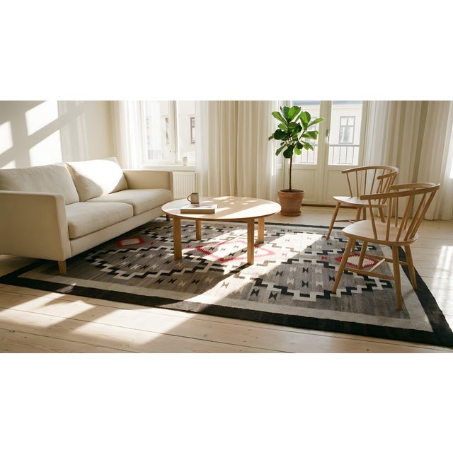 Early 20th Century Navajo Rug ( 5' x 7'6" - 152 x 230 ) For Sale - Image 10 of 10