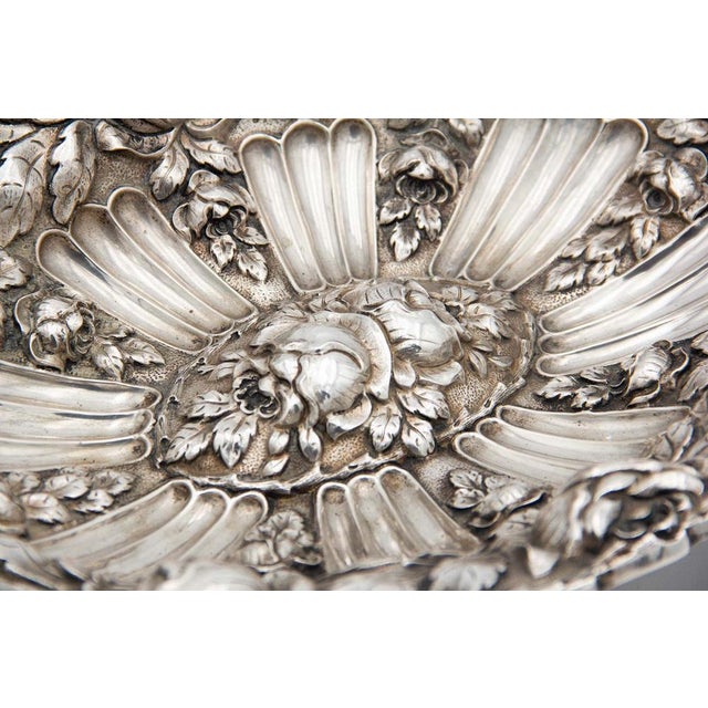 Oval Silver Fruit Bowl Centerpiece, in Good conditions.