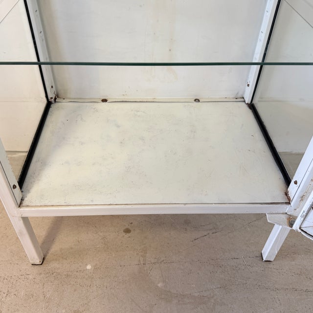 Mid-Century Polish Medical Display Cabinet, 1960s For Sale - Image 16 of 18