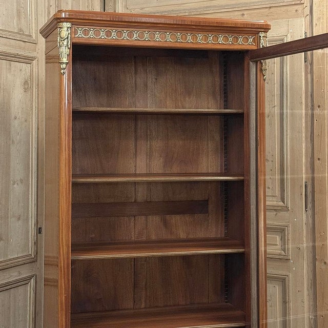 19th Century Parisian Louis XVI Marquetry Bookcase ~ Display Armoire For Sale - Image 17 of 18