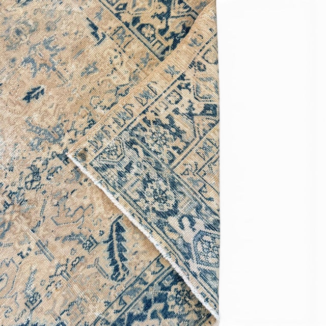 Antique Heriz Rug | 6'8" X 8'5" | Ivory Field With Blue Geometric Motifs | Circa Early 20th Century For Sale - Image 4 of 5