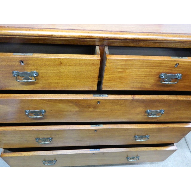 Brown Victorian Chest of Drawers in Mahogany For Sale - Image 8 of 18