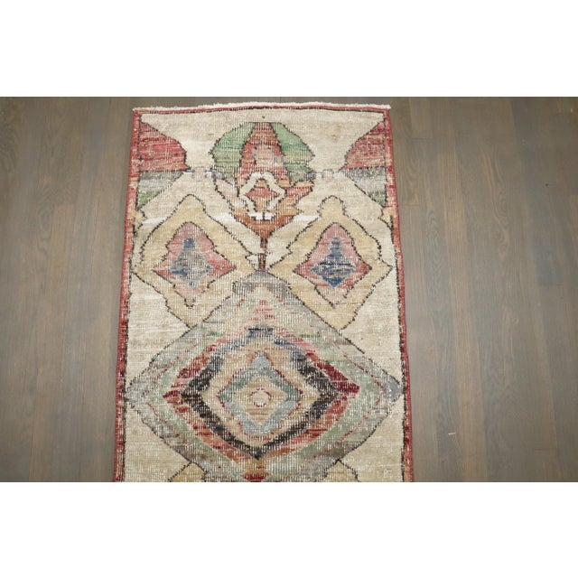 Mid 20th Century Zabihi Collection Abstract Turkish Deco Rug - 2'2" x 4'5" For Sale In New York - Image 6 of 7