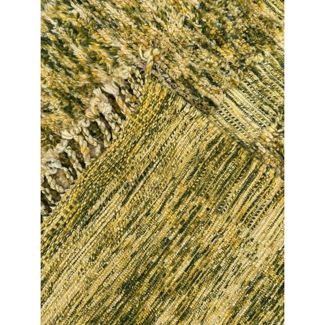 Mid-Century Modern Yellow & Green Wool Beni Ouarain Rug with Moroccan Design For Sale - Image 3 of 11