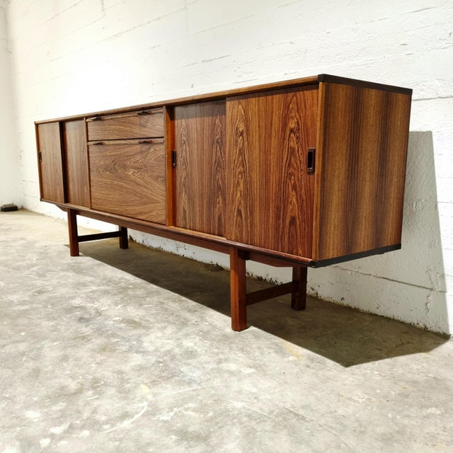 Brown Large Mid-Century Rosewood Veneer Sideboard from Fristho, 1960s For Sale - Image 8 of 18