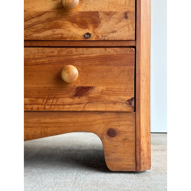 Vintage Lane “America” Collection Pine Chest of Drawers For Sale - Image 9 of 18