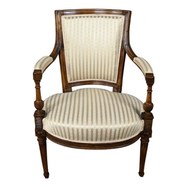 Louis XVI Cabriolet Chair in Beechwood, 1700s For Sale