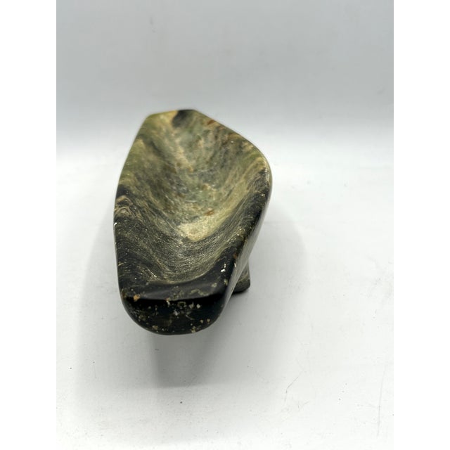 Mid 20th Century Joosii (Josie) Pisuktie (b.1901) Inuit Serpentine Stone Kudlik | Mid-20th Century, Signed ᔪᓯ E7-404 For Sale - Image 5 of 17