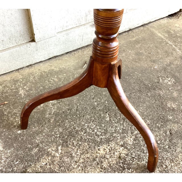 Traditional Early Federal Inlaid and Maple Candlestand For Sale - Image 3 of 9