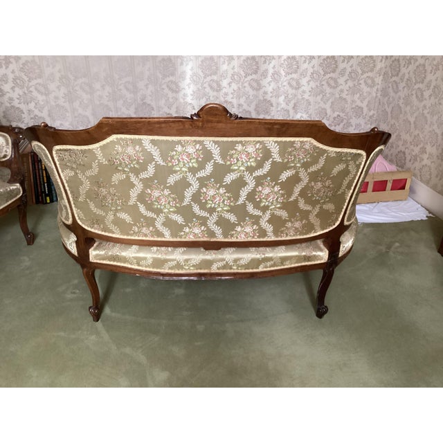 Elegant French Settee W/ Silk Brocade For Sale In New York - Image 6 of 10