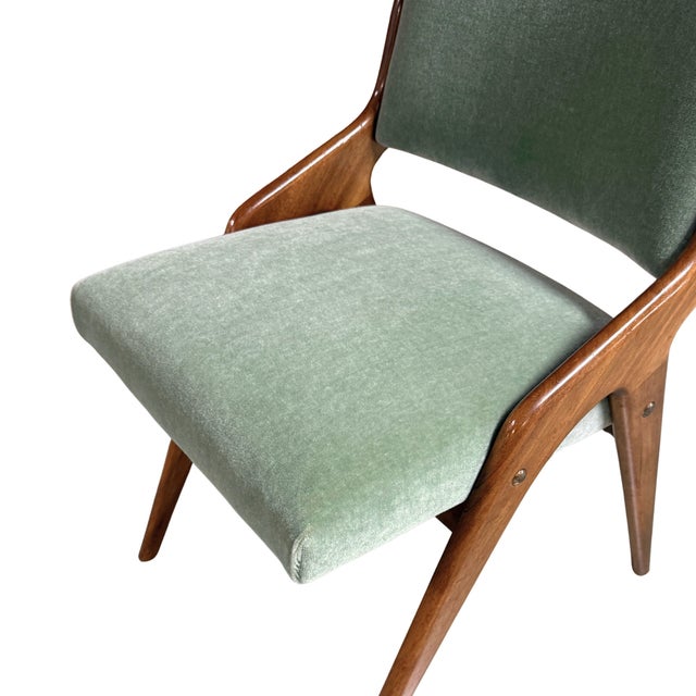 Beresford & Hicks, Dining Chairs, Mohair, Mahogany, United Kingdom, 1950s For Sale - Image 4 of 9