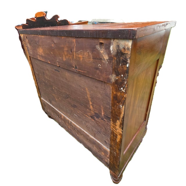 Wood Antique 1830s American Empire Cherry Wood & Cherry Veneer 4-Drawer Chest For Sale - Image 7 of 9