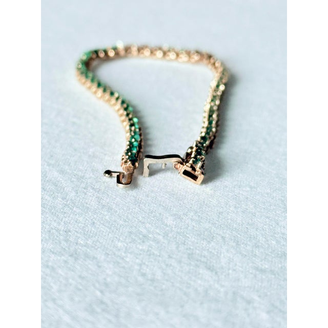 Green Vintage 14k Yellow Gold Natural Emerald & Diamond Tennis Bracelet For Sale - Image 8 of 15