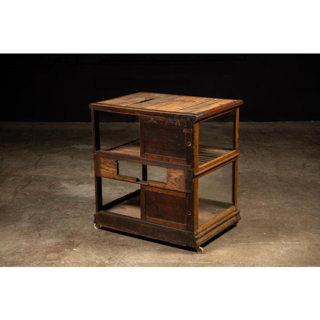 Early American Display Case With Mirrored Back For Sale - Image 4 of 9