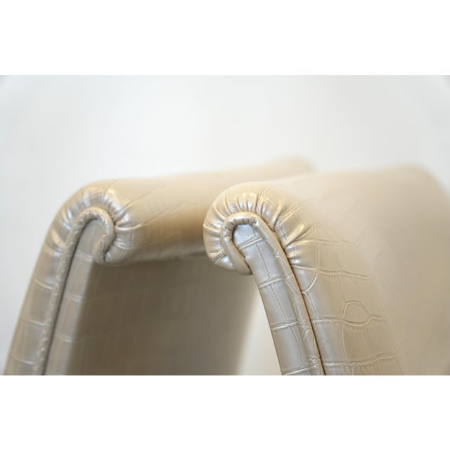 Set of Four Transoceanic Faux Leather Dining Chairs – Modern Elegance Meets Lasting Comfort Elevate your dining space with...