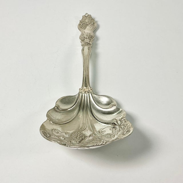 Silver 1905 Antique Hollywood Regency Neoclassical Silverplated Scalloped Shell Grape Cluster Serving Spoon For Sale - Image 8 of 12