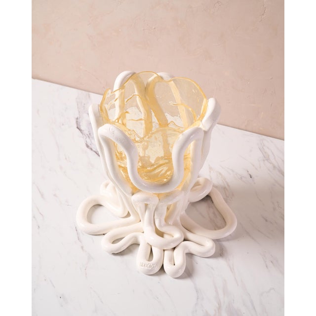 2020s Sculptural Postmodern “Indian Summer Vessel” Vase by Gaetano Pesce for Fish Design in White and Amber Polyurethane Resin For Sale - Image 5 of 14