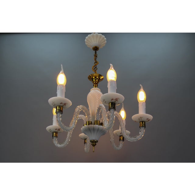 Mid-Century Modern Italian Murano White Clear and Milk Glass Six-Arm Chandelier, 1950s For Sale - Image 3 of 18