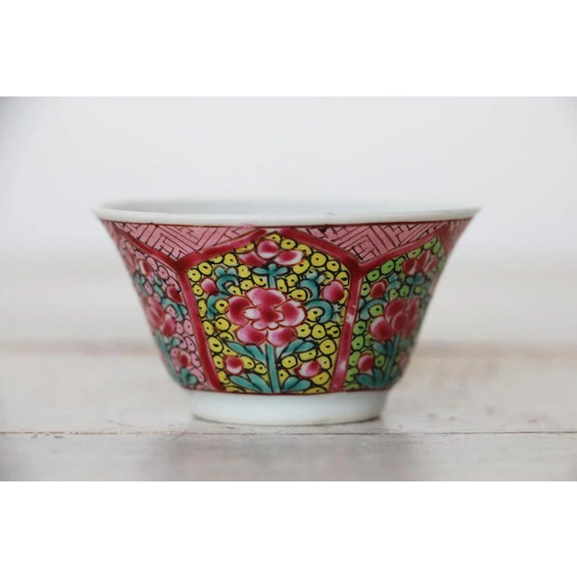 18th Century Qianlong Porcelain Cup Depicting Flowers For Sale - Image 12 of 12