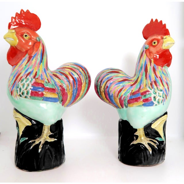 Red Pair of Vintage Chinese Export Porcelain Cockerels For Sale - Image 8 of 10