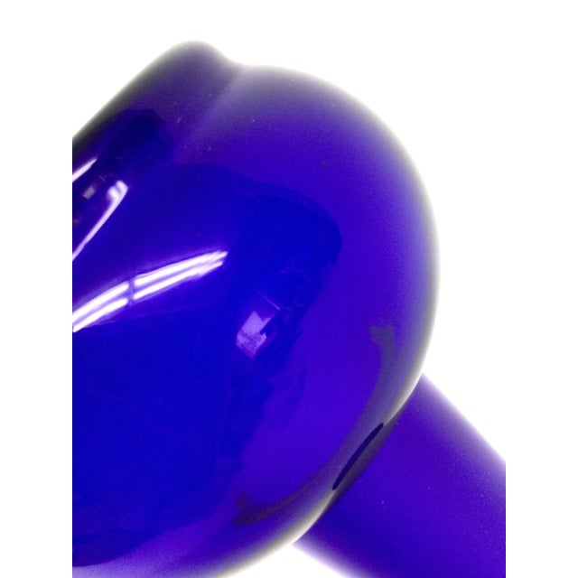 1980s Vintage Glass Cobalt Blue Bulb Style Flower Vase For Sale - Image 5 of 8
