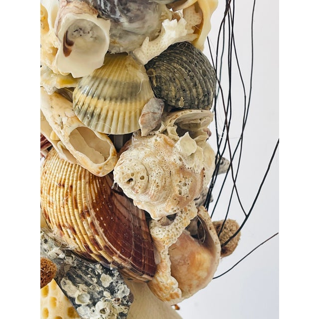 1970s Marine World Grotto Sea Shells Amethyst Ammonite Table Lamps Pair For Sale In Miami - Image 6 of 9