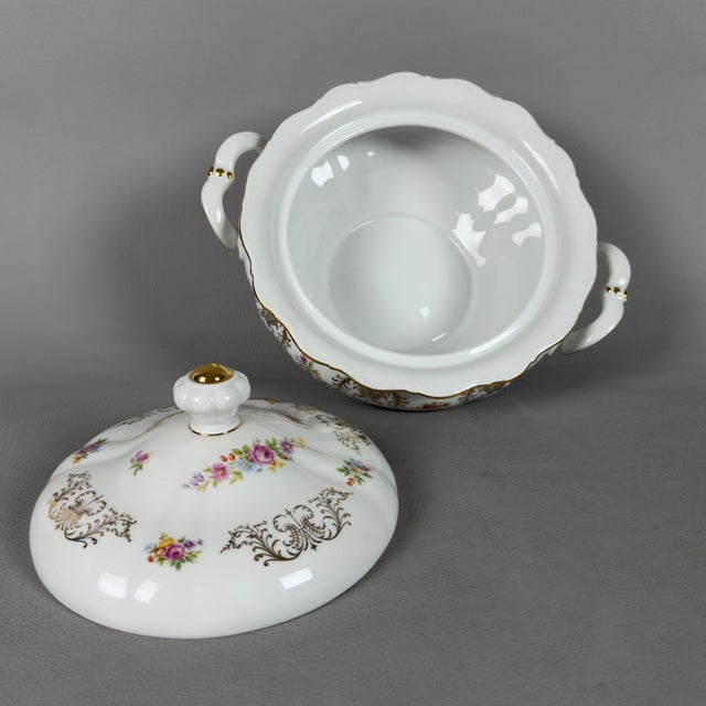 Porcelain Dinnerware Service with Gold Flowers from Bavaria Theresia, 1960s, Set of 39 For Sale - Image 13 of 15