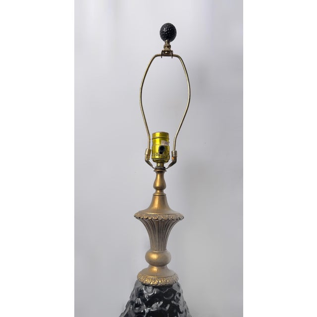 Mid 20th Century Hollywood Regency Black Textured Art Glass Gilt Metal Table Lamp For Sale In Houston - Image 6 of 10