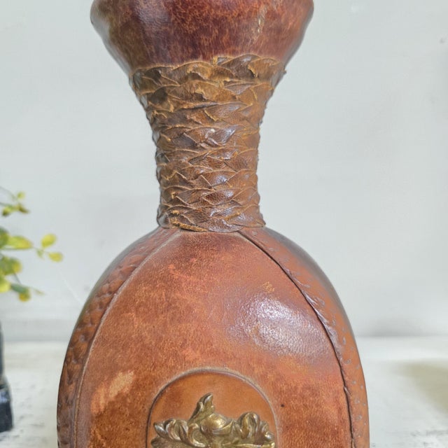 1970s Italian Leather Wrapped Decanter Brass Knight Crest, Bar Cart Dark Academic For Sale - Image 11 of 16