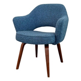 Eero Saarinen for Knoll Wood Executive Armchair in Blue Bouclé For Sale