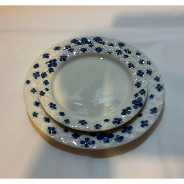 New 1980s 58 Pieces European Dinner Set Diamond Shape Rim With Bleu Decoration by Rosenthal For Sale - Image 16 of 18