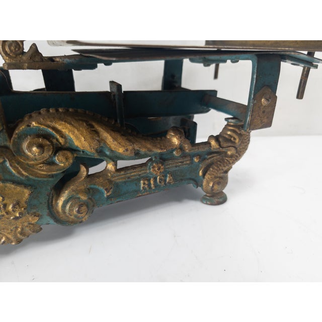 Early 20th Century Turquoise Teal and Gold Cast Iron Grocery Scale Balance For Sale - Image 16 of 18