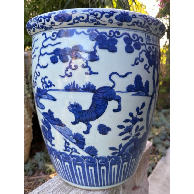 Chinoiserie 17th Century Antique Chinese Ming Dynasty Deer Phoenix Mythical Porcelain Jardiniere Planter Pot For Sale - Image 3 of 12