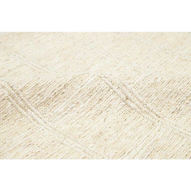 Modern Soumak Natural Jute Rug Handmade in Ivory For Sale - Image 4 of 9