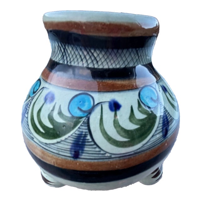 Tonala Pot Signed Cat Ceramica Artistica Tonala, 1960's For Sale